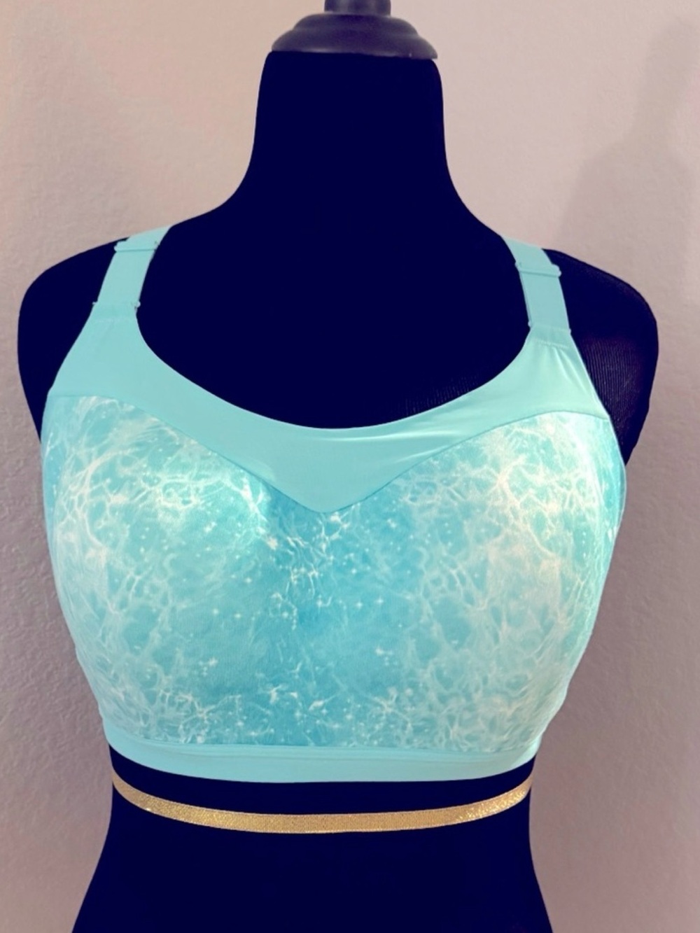 38D Victoria Secret sports bra